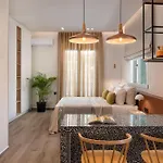 Helena's Retreat Apartment *