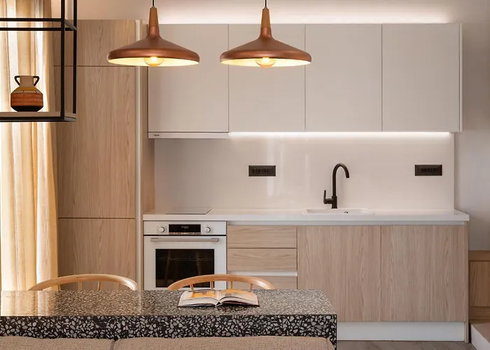 Helena's Retreat * Rhodes City